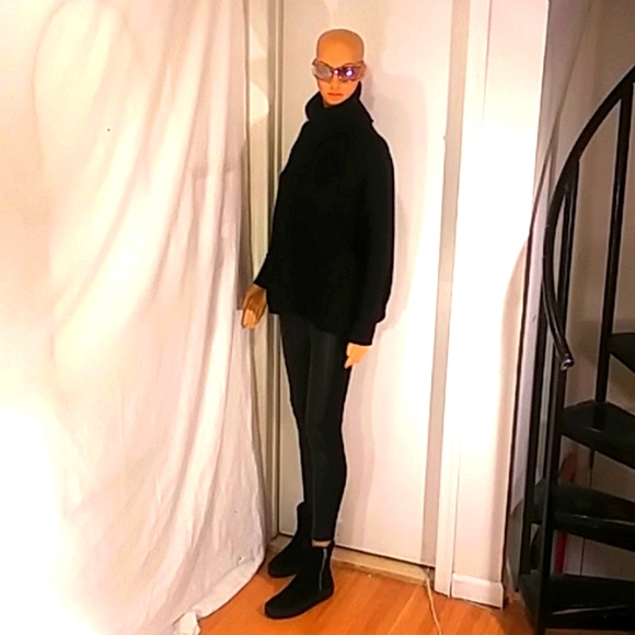 🔥 Like New J/Slide Black Suede Booties. - Picture 6 of 12